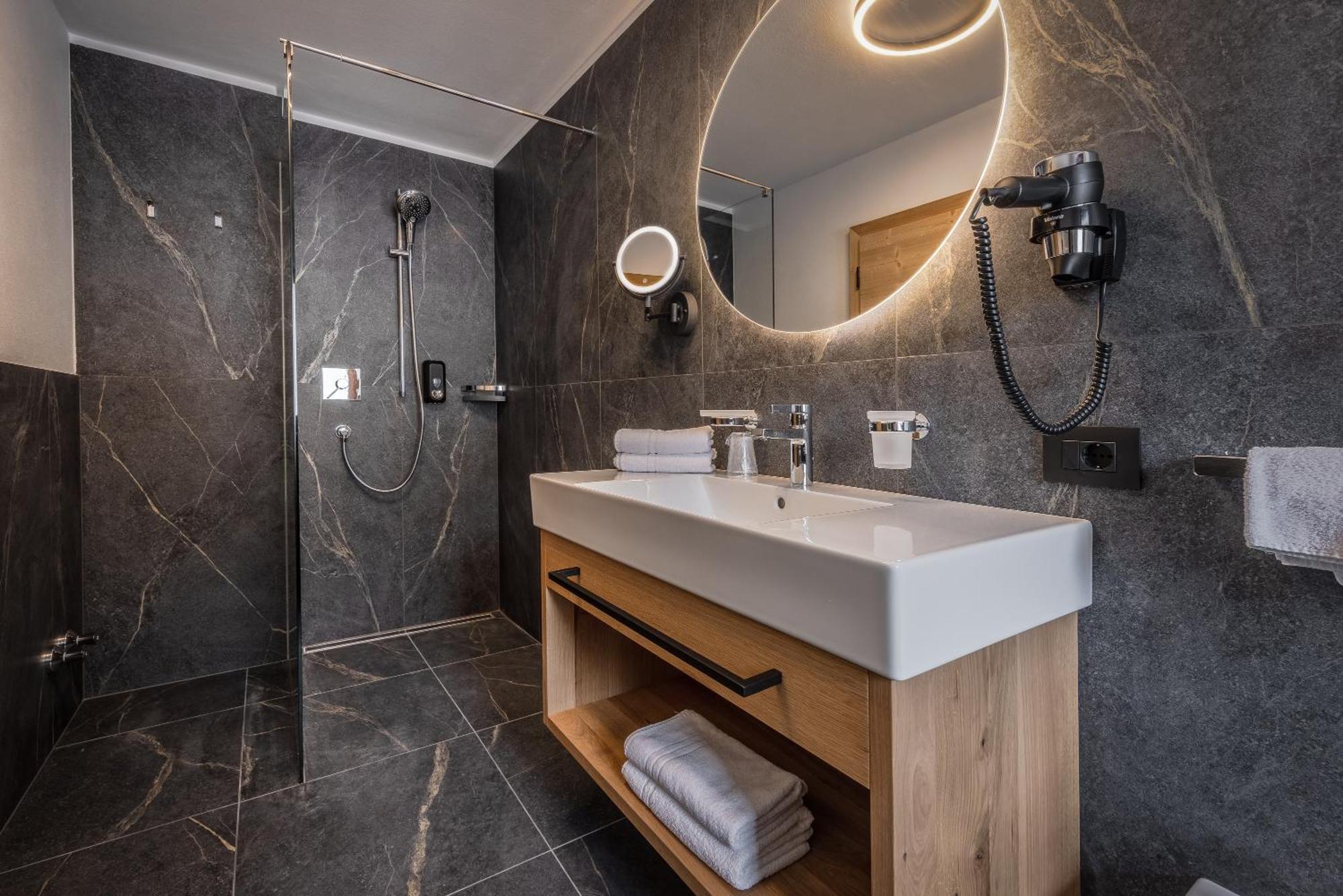 לה וילה Hotel Ciasa Tama מראה חיצוני תמונה