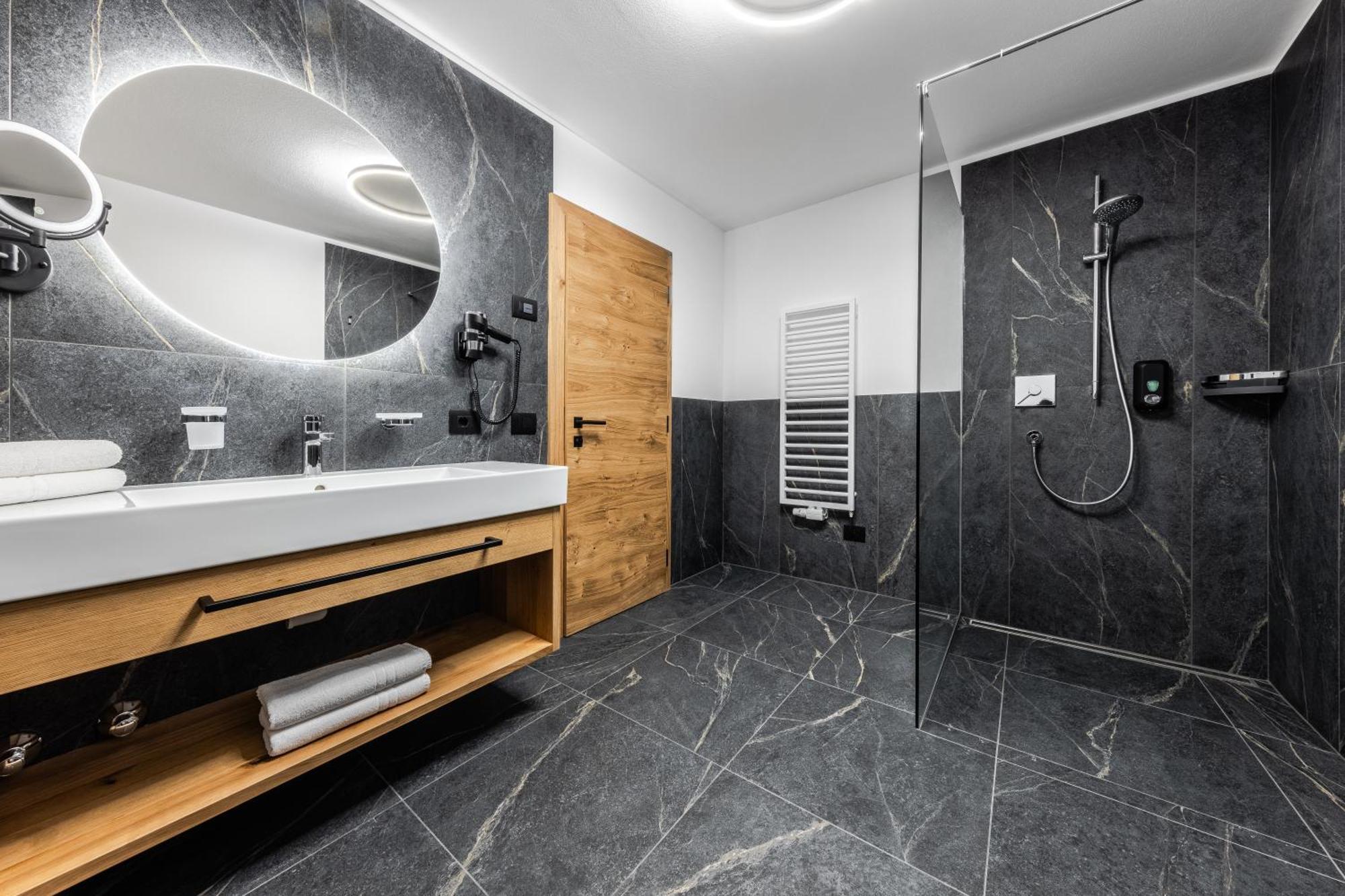 לה וילה Hotel Ciasa Tama מראה חיצוני תמונה